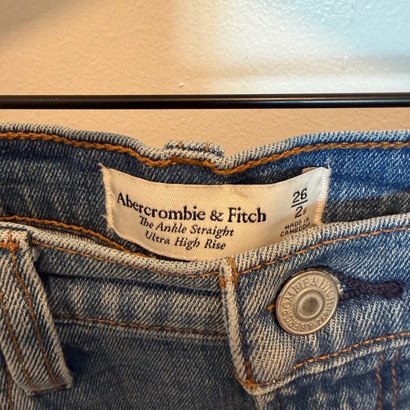 Abercrombie & Fitch The Ankle Straight Ultra High Rise - Picture 4 of 4